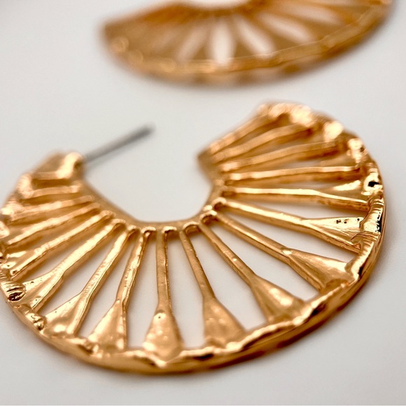 Free People ☀️Sunburst☀️ Hoop Earrings - Picture 6 of 7